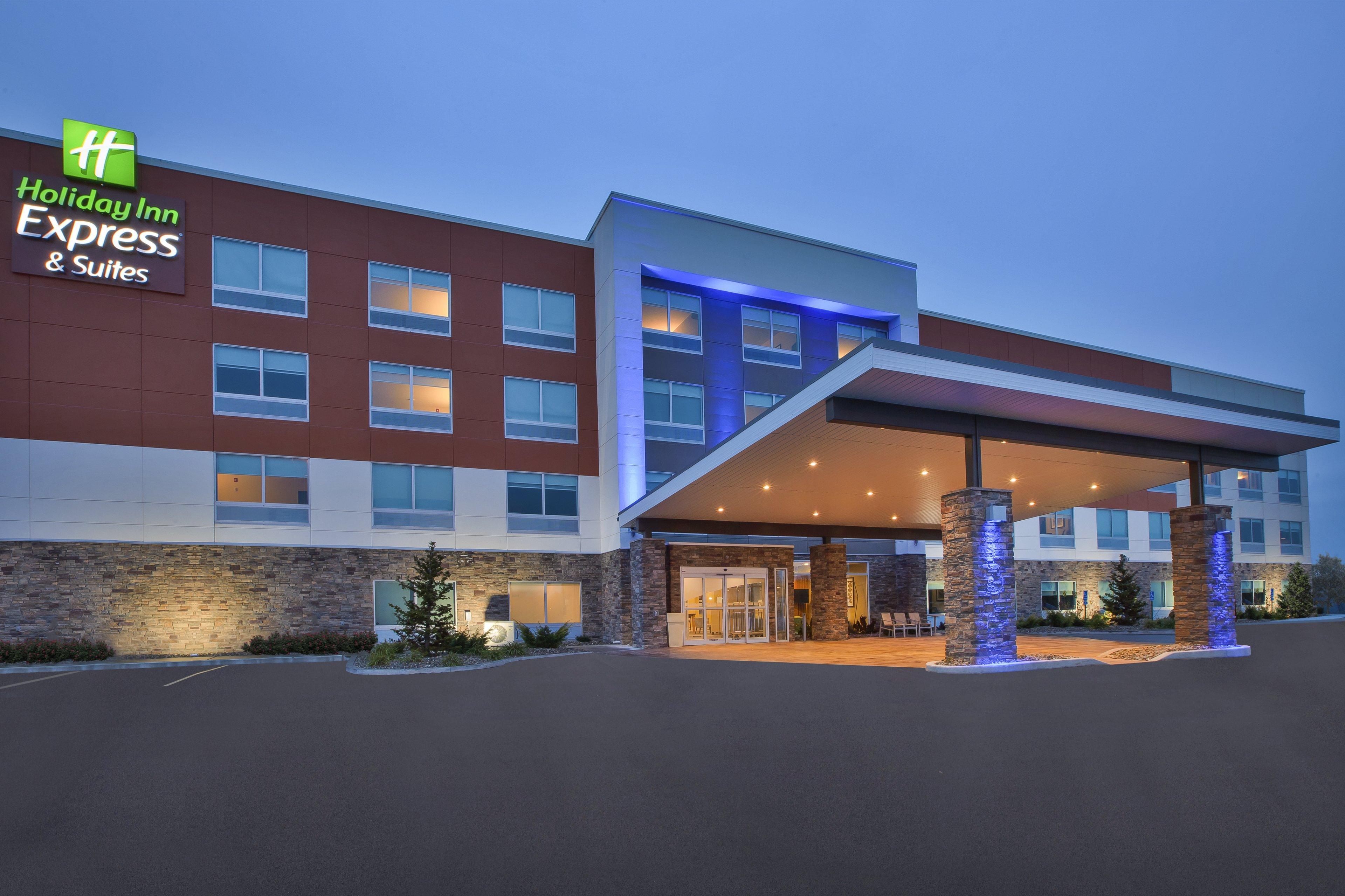 Holiday Inn Express & Suites - Parkersburg East By Ihg Exterior foto